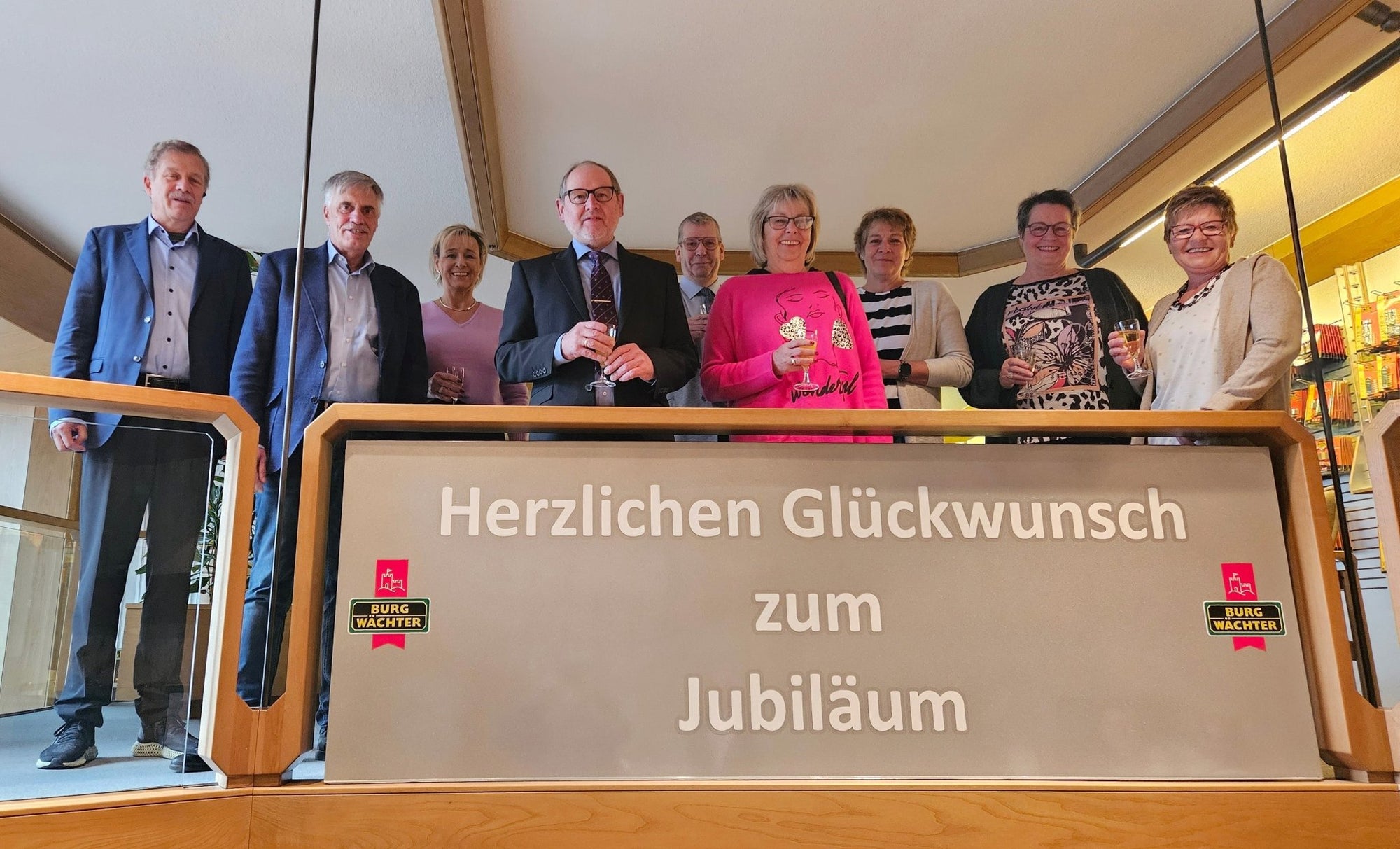 40 und 25 Jahre im Unternehmen: BURG-WÄCHTER feiert in Valbert sieben Jubilare - BURG-WÄCHTER | BURG-GUARD